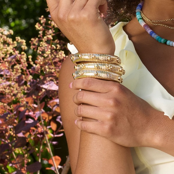 NWT Wilder Bracelet Bracelet Bubble Design Accents Gold Metal - Picture 2 of 9